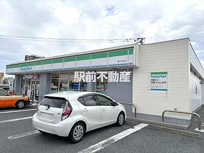 周辺：ファミリーマート　柳川中央店 