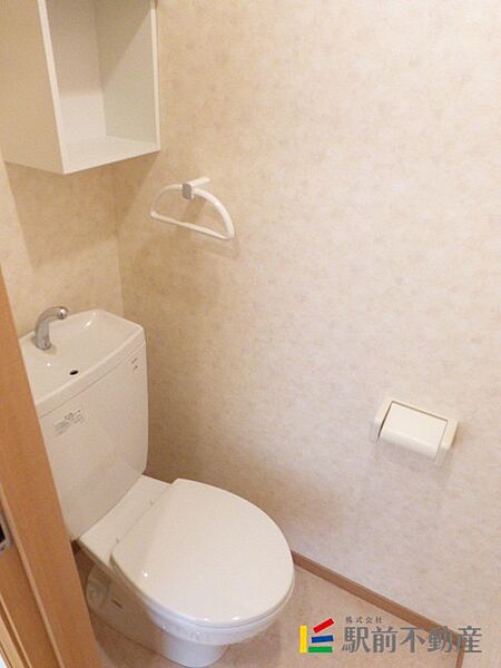画像6:棚が付いて便利なトイレです★
