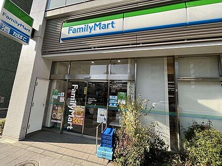 ファミリーマート東五反田四丁目店 徒歩1分。 50m