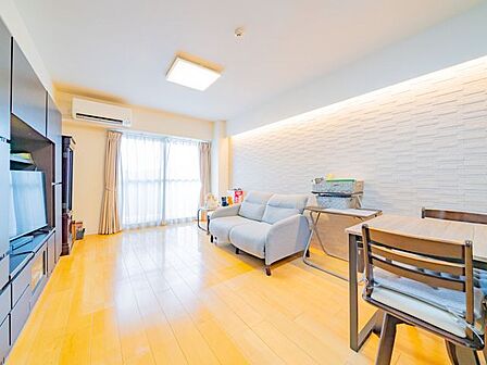 南西向きにつき、陽当り良好!お日さまの光をたっぷり浴びられるリビングでご家族一緒に過ごせます。