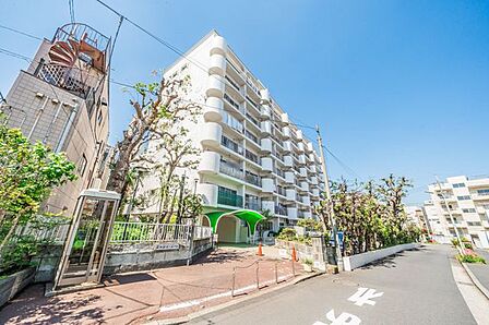 【外観】2021年大規模修繕工事(鉄部塗装、屋上防水)実施済みです。