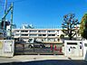 周辺：目黒区立下目黒小学校 徒歩3分。 220m