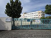 高槻市立五百住小学校 徒歩11分。 870m