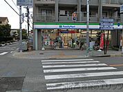 ファミリーマート茨木春日三丁目店 徒歩17分。 1290m