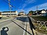 外観：前面道路含む外観