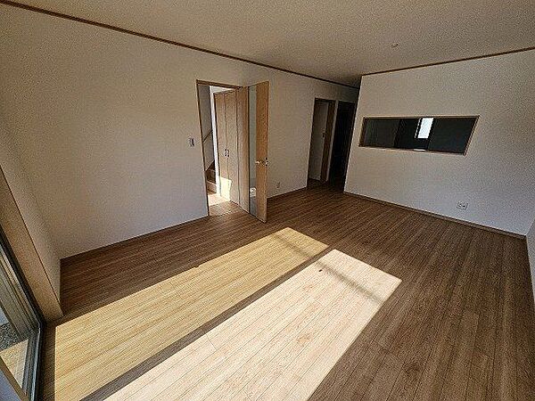 リビング/ダイニングを拡大表示