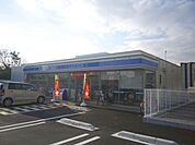 ローソン加古川町木村店 徒歩10分。 780m