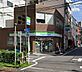 周辺：ファミリーマート 南大塚三丁目店（181m）