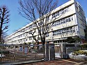 世田谷区立三宿中学校（490m）