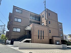 サントル　ドゥ　ヴィラージュ  ｜ 大阪府富田林市寿町2丁目（賃貸マンション3LDK・1階・61.29㎡） その1