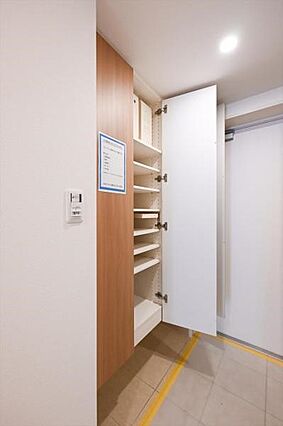 玄関にはシュー...