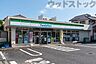 周辺：ファミリーマート 大泉目白通り店 徒歩5分。 390m