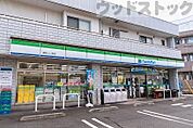 ファミリーマート 調布上ノ原店 徒歩1分。 80m