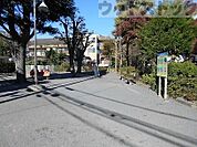 世田谷区立上北沢八幡公園 徒歩8分。 590m