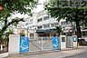 周辺：世田谷区立千歳小学校 徒歩9分。 680m