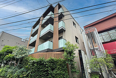 閑静な住宅街に位置する静かな住環境。