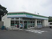 ファミリーマート日野神明店 86m
