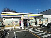 ファミリーマート谷保駅東店 徒歩9分。コンビニ 680m