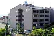 私立多摩大学 徒歩48分。大学・短大 3790m
