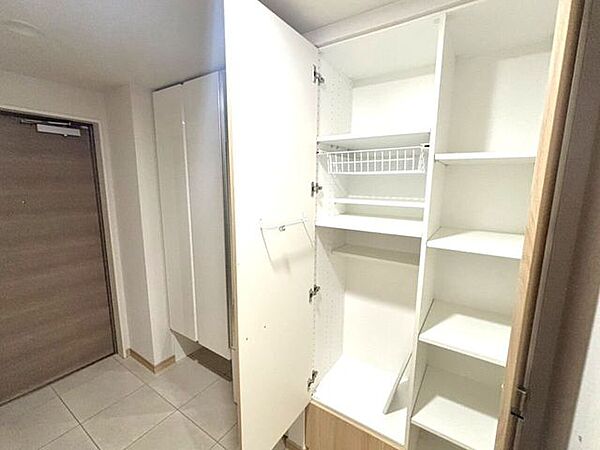 玄関を拡大表示