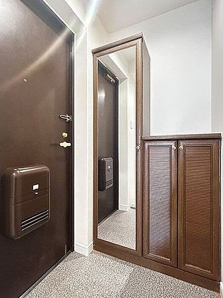 玄関を拡大表示