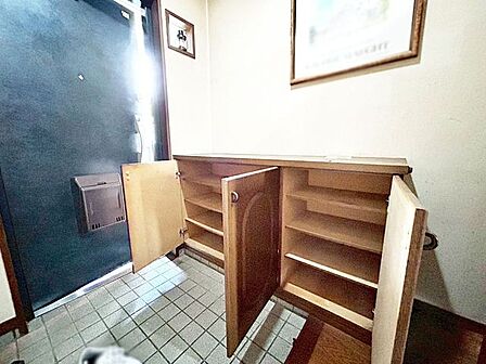 【角部屋】パレス沖田♪中尾小・沖田中学校♪シャンプードレッサー♪3面バルコニー♪都市ガス♪