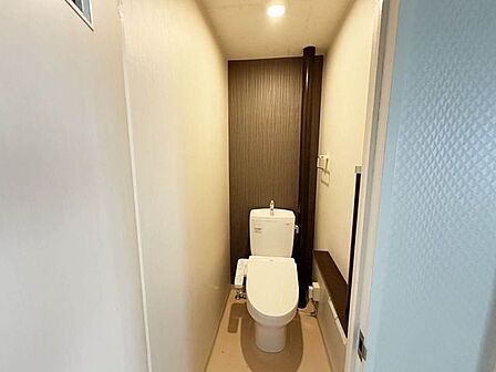 【角部屋】全居室フローリング♪小・中学校まで徒歩10分圏内♪スーパーまで徒歩5分圏内♪