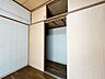 収納：【角部屋】全居室フローリング♪小・中学校まで徒歩10分圏内♪スーパーまで徒歩5分圏内♪