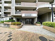 【閑静な住宅街】ドゥ・マ・テール穴生♪萩原小・穴生中♪2面バルコニー♪温水洗浄便座♪オートロック♪