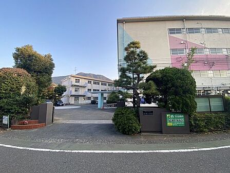 黒畑小学校 997m