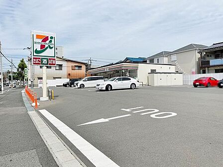 セブンイレブン八幡竹末店 545m