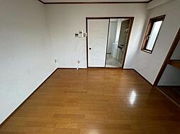 阪急宝塚本線 蛍池駅 徒歩3分の賃貸マンション 3階1Kのリビング/ダイニング