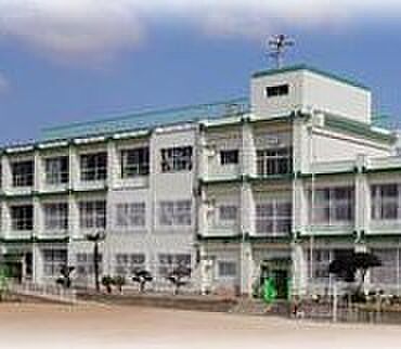 画像27:小学校「和歌山市立直川小学校まで982m」