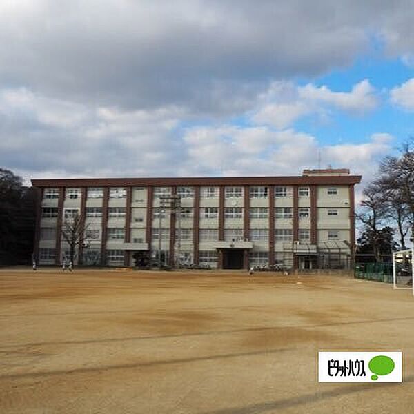 画像26:中学校「和歌山市立日進中学校まで753m」