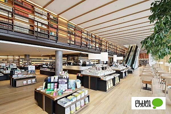 画像26:図書館「和歌山市民図書館まで2355m」
