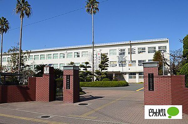 画像10:高校「和歌山県立向陽高校まで1737m」