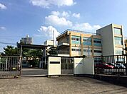 篠岡中学校【小牧市の公立中学校。目の前に小学校があり、小中で連携しやすい環境です。周辺に公園があり、ドン・キホーテなどの商業施設も利用しやすい立地で、生活利便性の高いエリアです。】 2000m