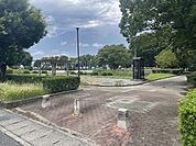 市之久田中央公園【周辺には住宅地が広がる落ち着いた環境に位置し、遊具や広場のほか野球場なども備えた比較的大きな公園。地域の子どもから大人まで幅広く利用される憩いの場です。】 600m