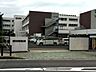 周辺：小牧小学校 950m