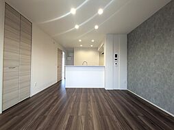 アヴェンセ　Ｂ棟 102 号室 1階2LDKのリビング/ダイニング