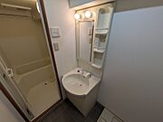 シャワー付洗面化粧台