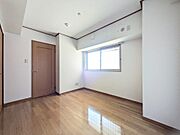 洋室（6帖北側）