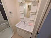 シャワー付洗面化粧台