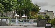 小学校「東松山市立新宿小学校まで1040m」
