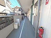 1階　玄関前　共有通路