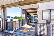 舞浜駅前行政サービスセンター（667m）
