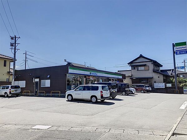 周辺：ファミリーマート 掛川駅南店（189m）