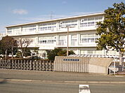 袋井市立浅羽東小学校（167m）