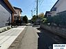 外観：前面道路含む現地写真