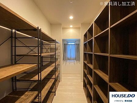お洋服などを十分に収納できそうです♪コレクション部屋にするのも◎※家具消し加工を行っています。